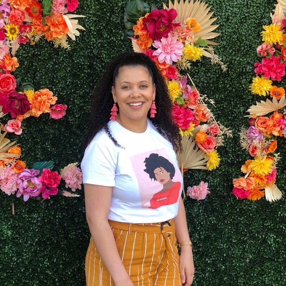 Meet your Posher, Sierra - Picture 1 of 1